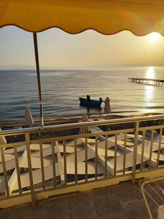 Seaside Studios เมซอนกิ ภายนอก รูปภาพ